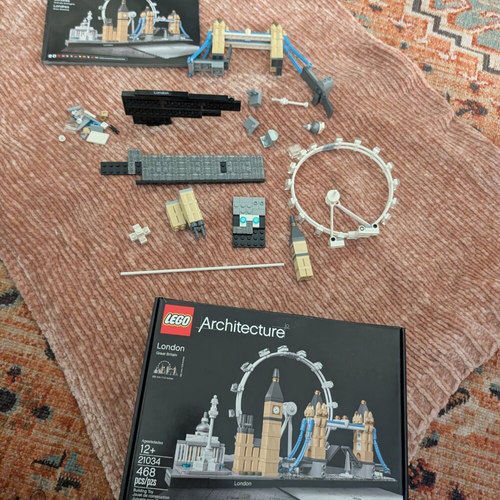 LEGO Architecture London Skyline 21034 | Built, Complete — All 468 Pieces - Picture 2 of 4
